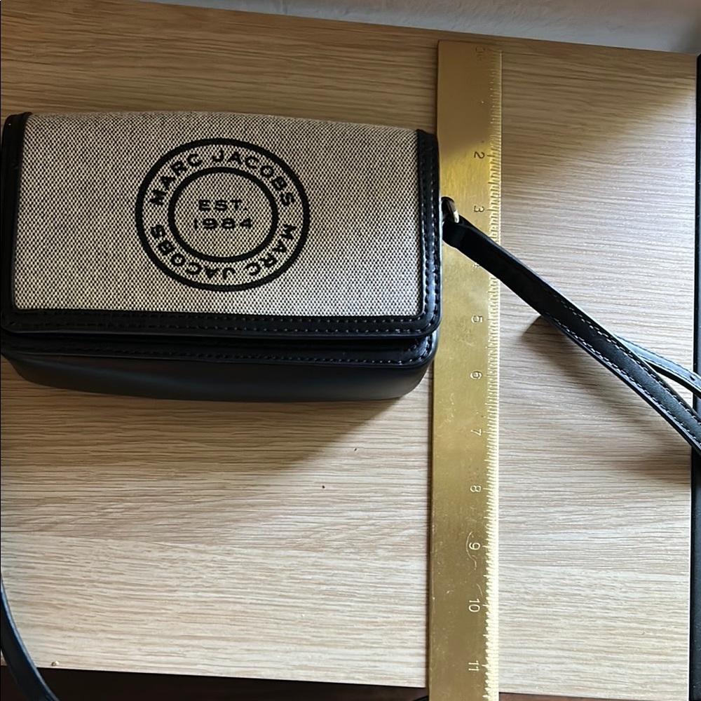 Marc Jacobs Black and Cream Crossbody Bag - Picture 6 of 7